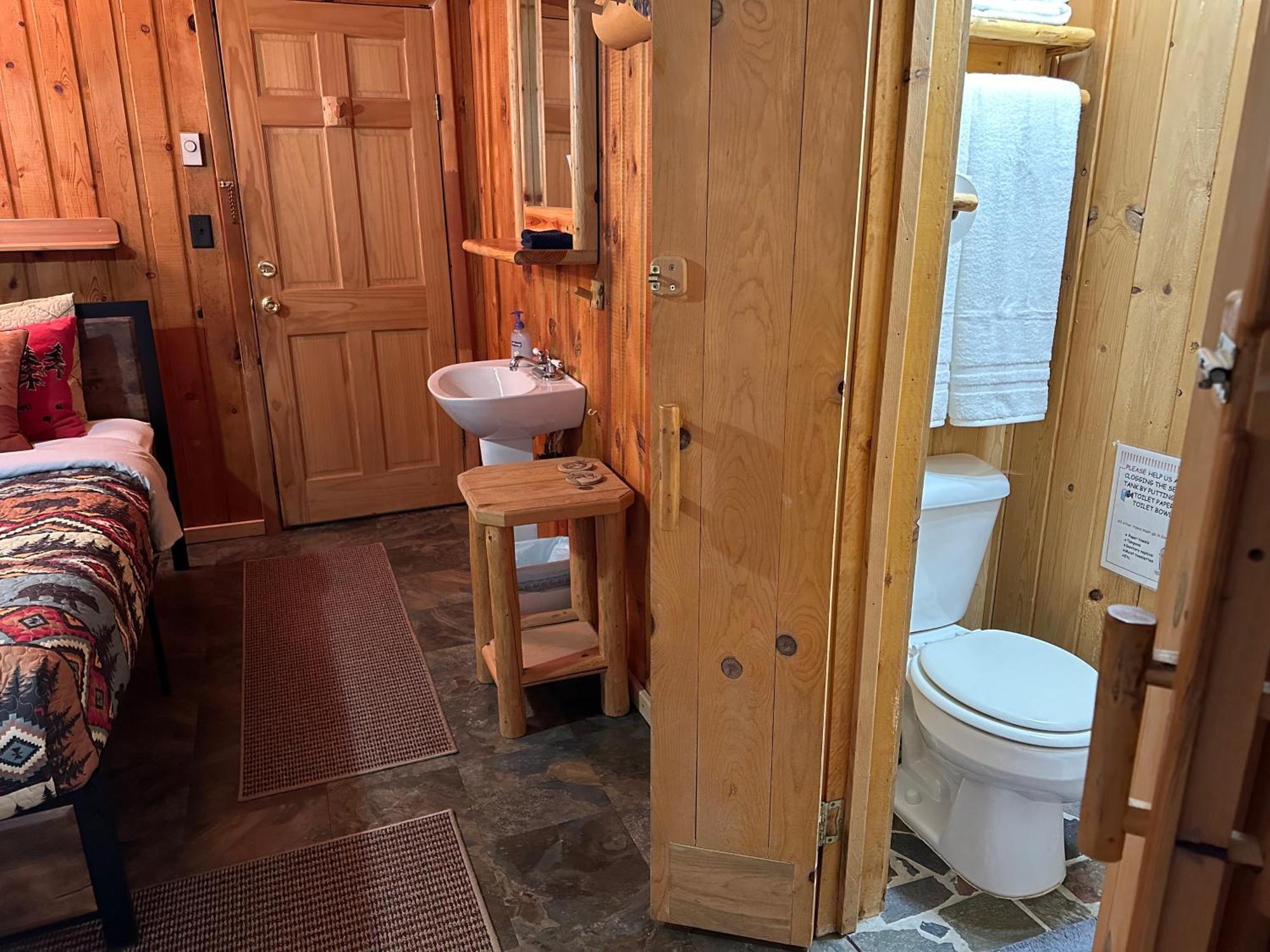 Mount Peale Country Bed & Breakfast