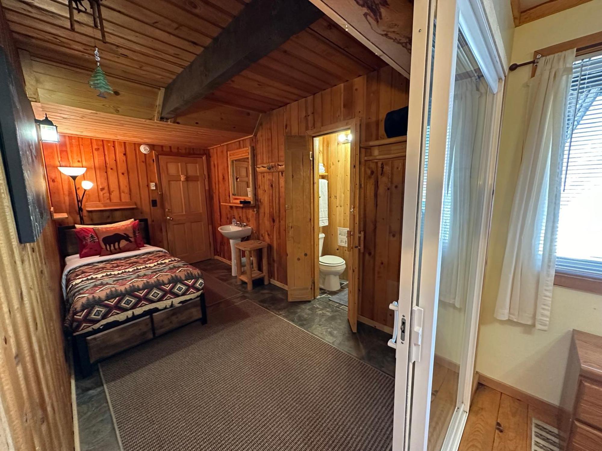 Mount Peale Country Bed & Breakfast La Sal