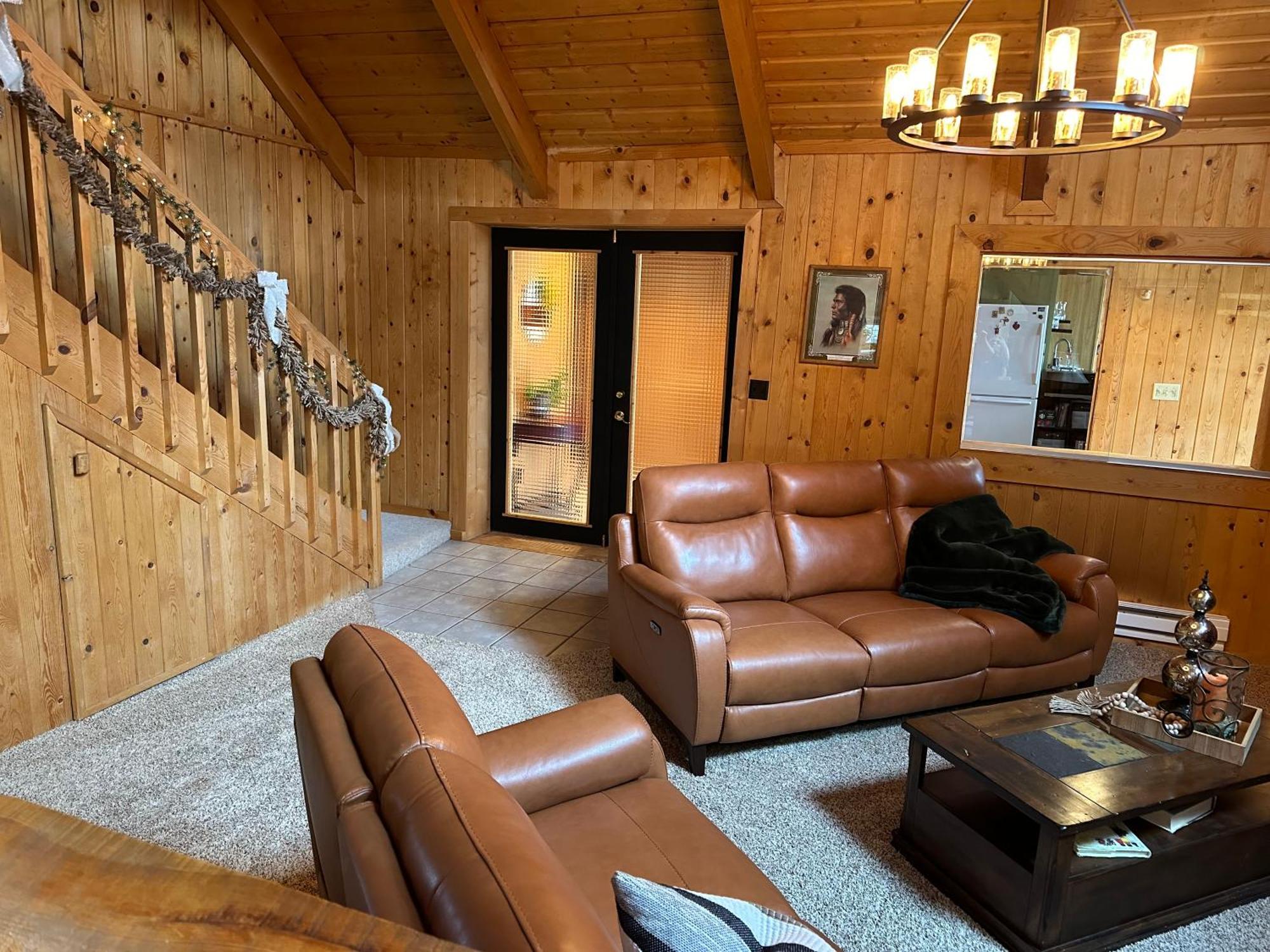 Mount Peale Country Bed & Breakfast *